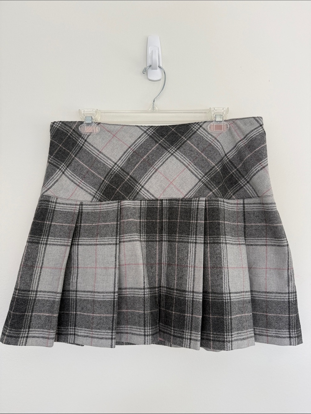 GAP Gray Plaid Pleated Mini Skirt with Pink Accents, 12